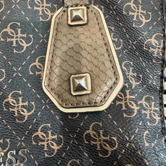 GUESS Confidential Chain Retro Satchel bag GREAT CONDITION